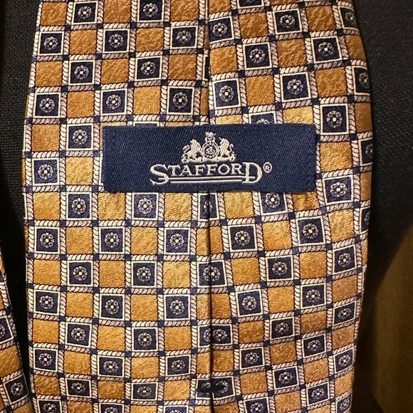 Stafford 100%‎ Silk Tie - Picture 3 of 3